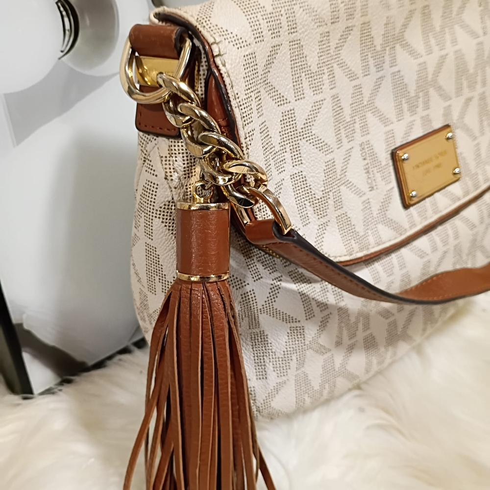 Michael Kors Cream and Brown Signature Shoulder Bag - Picture 3 of 7